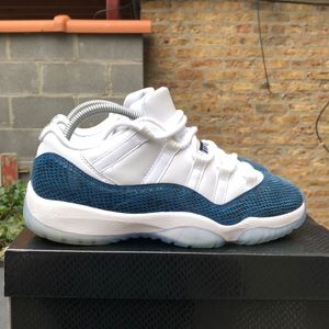 Air Jordan 11 Low ‘snakeskin navy’ size 8
